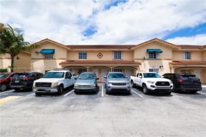 10017 W Okeechobee Rd 202, Hialeah Gardens