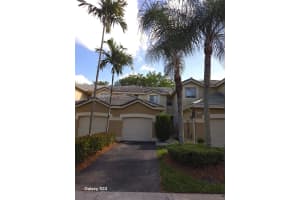 2190 Hacienda Ter 2190, Weston