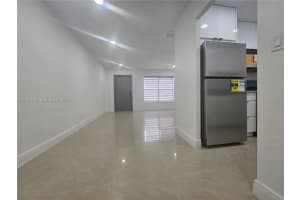 700 Ne 46th Ct 2, Oakland Park