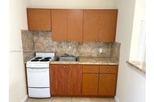 690 Ne 85th St 1d, Miami