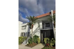 310 Racquet Club Rd 204, Weston