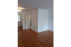 535 74 11, Miami Beach