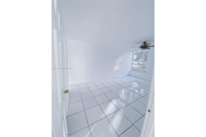 870 Nw 87th Ave 110, Miami