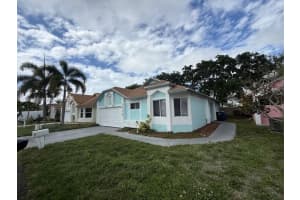 1034 W Jasmine Ln, North Lauderdale
