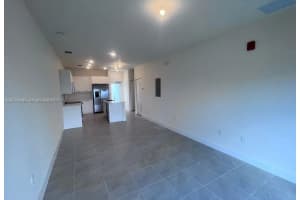8001 Nw 41st St F-410, Doral
