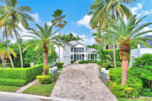 145 Biscay Dr, Bal Harbour