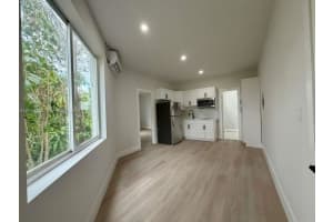 2425 Sw 6th St 5a, Miami