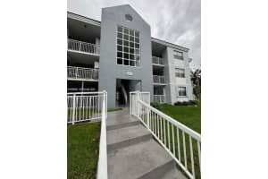 8620 Sw 212th St 103, Cutler Bay