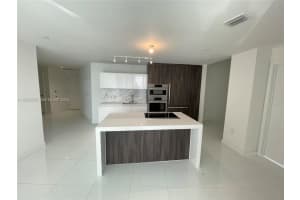 851 Ne 1st Ave 3103, Miami