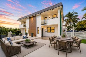 7996 Crespi Blvd, Miami Beach