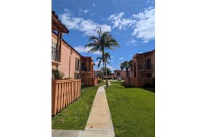 7160 Fairway Dr J18, Miami Lakes 7160 Fairway Dr J18, Miami Lakes