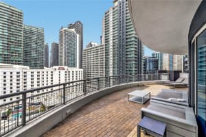 60 Sw 13t St 1124, Miami