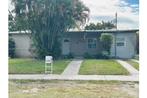 540 Nw 108th St, Miami