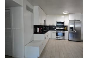 465 S Royal Poinciana Blvd 10b, Miami Springs