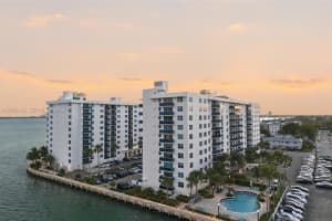 7501 E Treasure Dr 4ef, North Bay Village
