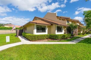 250 Sw 97th Ter, Pembroke Pines
