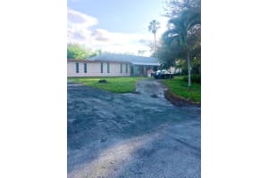 4900 Sw 36th Ct, Pembroke Park