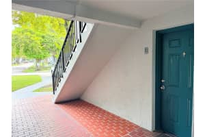 7200 Nw 179th St 111, Hialeah