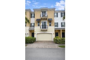 556 Nw 39th Cir, Boca Raton