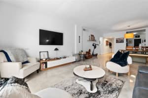 100 Edgewater Dr 129, Coral Gables