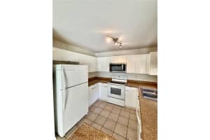 2206 Nw 170th Ave, Pembroke Pines