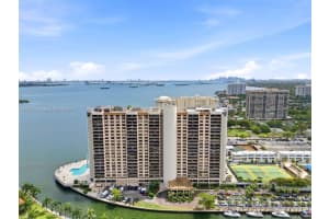 1800 Ne 114th St 1505, Miami