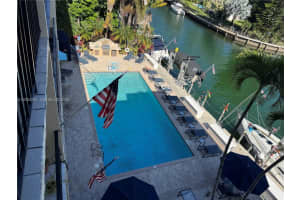 2600 Ne 135th St 4j-a, North Miami