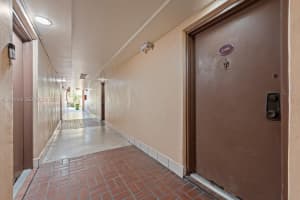 9440 W Flagler St 106, Miami