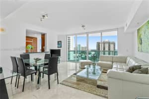 19400 Turnberry Way 1731, Aventura