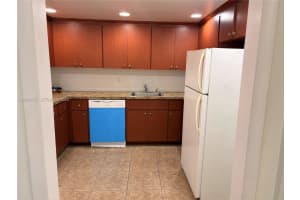 4168 Inverrary Dr 408, Lauderhill