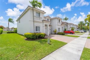 11462 Nw 69th Ter, Doral