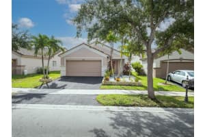 1524 Canary Island Dr, Weston