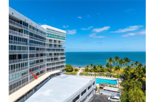 600 Grapetree Dr 3bs, Key Biscayne
