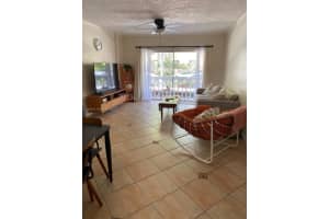 100 Edgewater Dr 102, Coral Gables