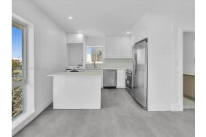 11900 N Bayshore Dr 206, North Miami