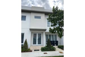 10424 Nw 63rd Ter, Doral
