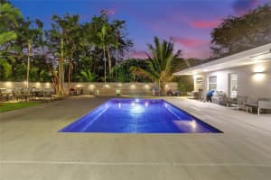 2126 Ne 187th St, North Miami Beach