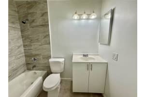 220 Ne 41st St 4, Oakland Park 220 Ne 41st St 4, Oakland Park