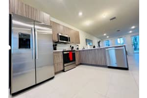 10300 Nw 66th Av 101, Doral