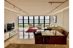 6423 Collins Ave 306, Miami Beach