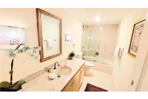 1020 Se 15th St 1, Fort Lauderdale