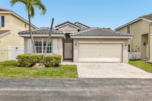 5861 S Sable Cir, Margate