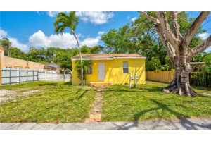 1085 Ne 128th St Front, North Miami
