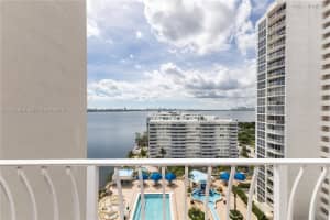 7601 E Treasure Dr 1621, North Bay Village