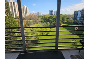 20500 W Country Club Dr 609, Aventura