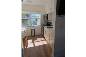326 Wilson St 201, Hollywood