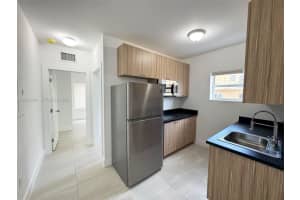 1631 Nw 3 St 3, Miami