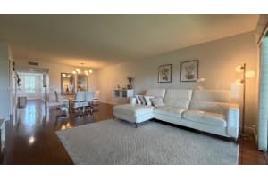 16551 Blatt Blvd 205, Weston