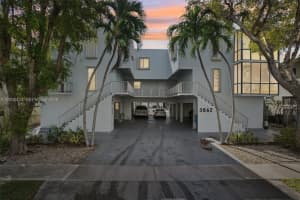 3862 Ne 171st St E, North Miami Beach