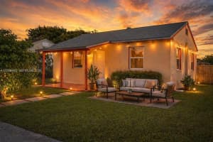 562 W 4th St, Riviera Beach 562 W 4th St, Riviera Beach